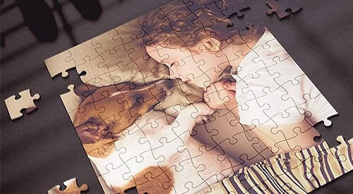 Personligt trykt puslespil med familieportræt, perfekt til gaver og minder.